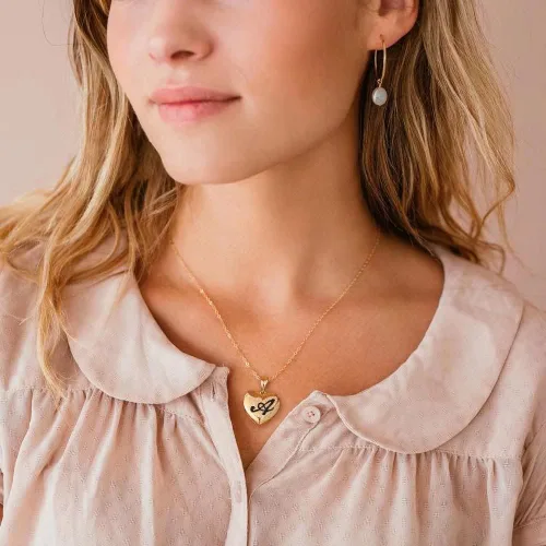Miniatura 4 de IEFWELL - Collares con medallón de letra inicial para fotos, chapado en oro de 14 quilates, para mujeres y niñas