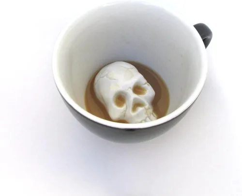 Miniatura 2 de Creature Cups Taza de cerámica SKULL (11 onzas, exterior negro) - Taza oculta con criatura 3D que emerge mientras bebes - Taza espeluznante de Cráneo