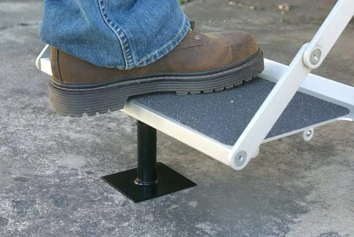 Miniatura 4 de Camco Soporte Save-A-Step para cámper y caravana, estabiliza los escalones de caravana y protege el escalón de la caravana del hundimiento