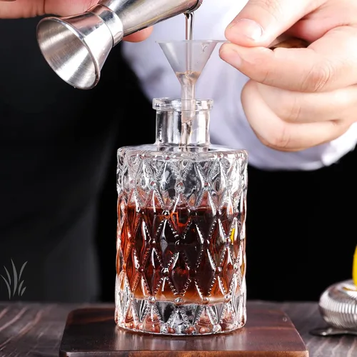 Miniatura 7 de SuproBarware Juego de 4 botellas de vidrio para cóctel con tapa de aleación de zinc para cóctel y exhibición (4 piezas)