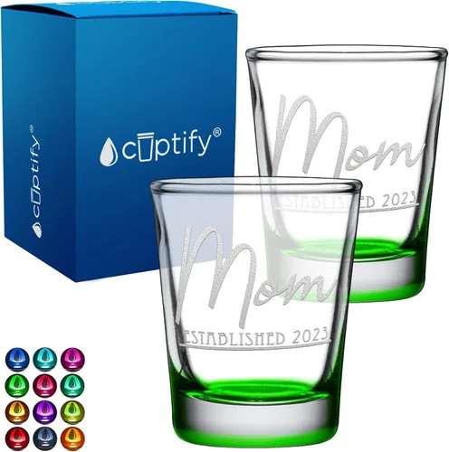 Miniatura 40 de Cuptify Regalos para baby shower, para la nueva mamá, EST 2023, 2 onzas, con fondo negro, juego de 2 vasos grabados para fiesta, regalo