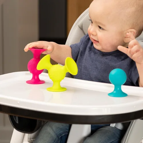 Miniatura 7 de Fat Brain Toys pipSquigz, juguetes sensoriales para bebés de 6 meses en adelante, juguete de ventosa y sonajero