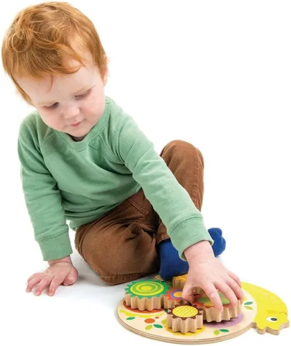 Miniatura 3 de Tender Leaf Toys - Remolinos de caracol - 6 engranajes de flores extraíbles, juego para niños pequeños y niños - Apilamiento de madera, camas
