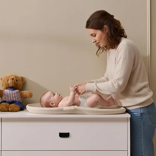 Miniatura 2 de Luxury Little Cambiador de bebé portátil de EVA impermeable para cambios de pañales, vestirse, masaje de bebé y aplicación de humectante, suave