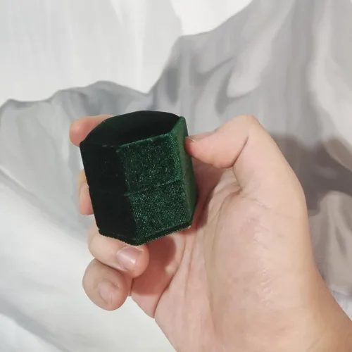 Miniatura 14 de Caja hexagonal de terciopelo para anillos con doble anillo, elegante caja de almacenamiento de joyas para propuestas, compromiso, aniversario, Blanco