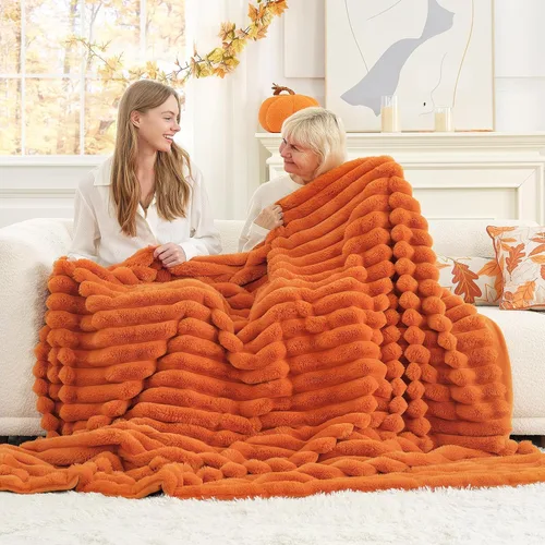 Miniatura 22 de Cozy Bliss Manta de Tiro de Piel Sintética para Sofá, Manta de Felpa Acogedora y Cálida a Rayas para Sofá Dormitorio Sala de Estar, 50 x 60 Pulgadas
