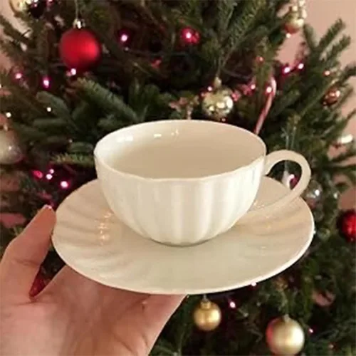 Miniatura 7 de Yesland Juego de 6 tazas y platillos de té real, juego de té de porcelana blanca de 6 onzas y tazas de café británicas, tazas de café con leche