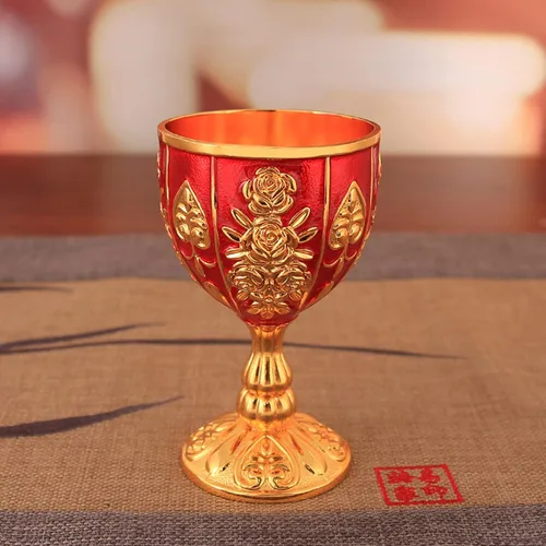 Miniatura 3 de Zerodis Cáliz dorado de aleación de zinc de 4 pulgadas de alto, diseño retro en relieve, elegante taza para banquete de fiesta (rojo dorado)