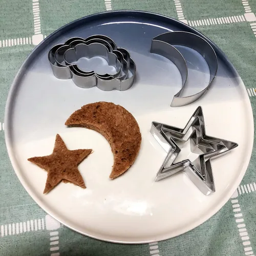 Miniatura 5 de LUBTOSMN Twinkle Twinkle Little Star - Juego de 7 cortadores de galletas de 3.5 a 1.6 pulgadas, diseño de nube, estrella, luna, para baby shower