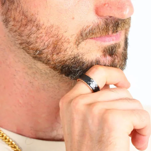 Miniatura 6 de Anillos de boda de titanio de 0.31 pulgadas (0.315in), anillos giratorios de cerámica negra martilladosfacetados para hombres, anillos giratorios