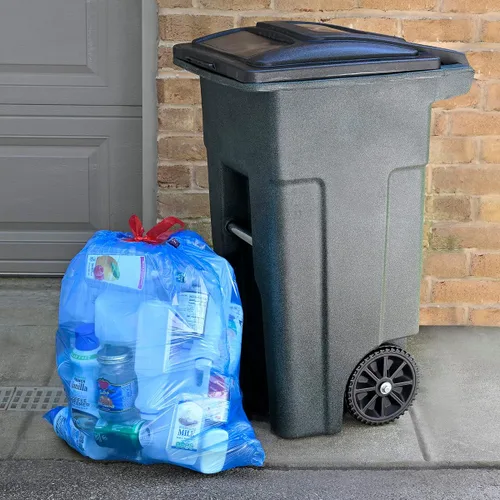 Miniatura 4 de Bolsas de basura Amazon Basics azules para reciclaje, sin olor, 13 galones, 60 unidades, paquete de 1