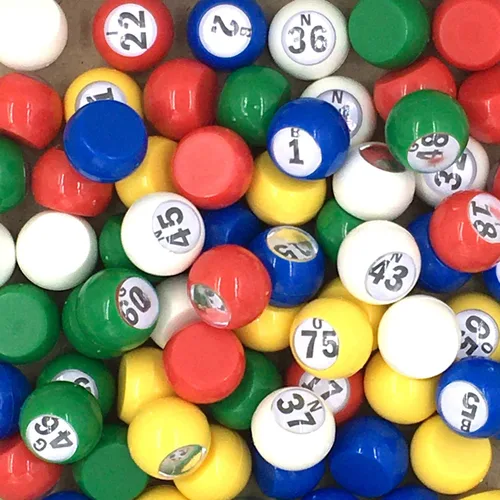 Miniatura 2 de Tapp Collections Juego de bolas de bingo de plástico multicolor, bolas con superficie plana + tablero de ajedrez plegable + bolsa de lona con cordón