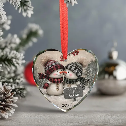 Miniatura 3 de Noni Adorno personalizado de cristal de corazón para parejas, nombres personalizados impresos y año 2026, muñeco de nieve para parejas, recuerdo
