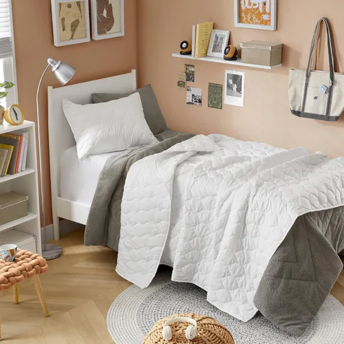 Miniatura 35 de Comfort Spaces Juego de edredón de tamaño King extragrande de color blanco de 120 x 118 pulgadas, colcha acolchada de microfibra ligera de verano