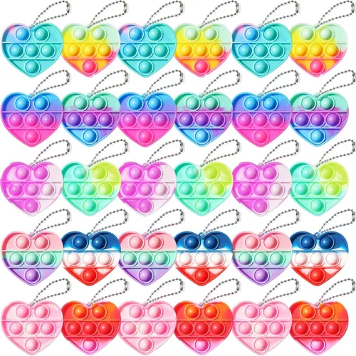 Qinline Paquete de 30 regalos de cumpleaños para niños – Mini juguete antiestrés de corazón con tarjetas de regalo para niños y niñas, regalos de
