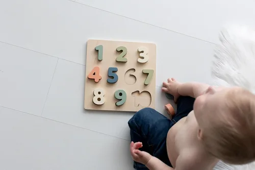 Miniatura 7 de Pearhead Rompecabezas de números de madera, juguete de aprendizaje de 1 a 10 para niños pequeños, rompecabezas educativo Montessori