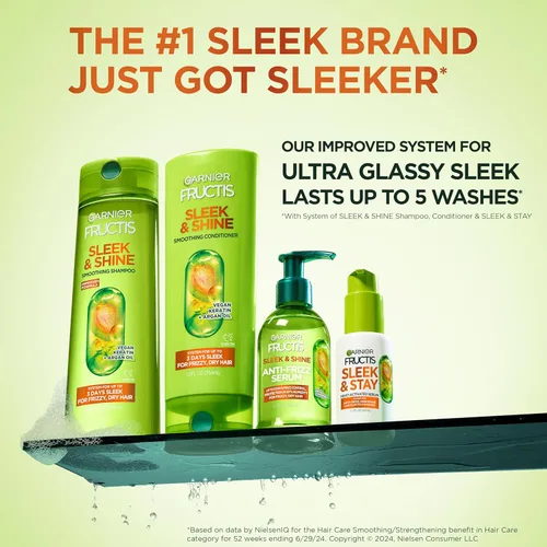Miniatura 2 de Garnier Fructis Sleek & Shine Champú (22 onzas líquidas) + Acondicionador (21 onzas líquidas) Set para cabello encrespado y seco, Queratina vegetal
