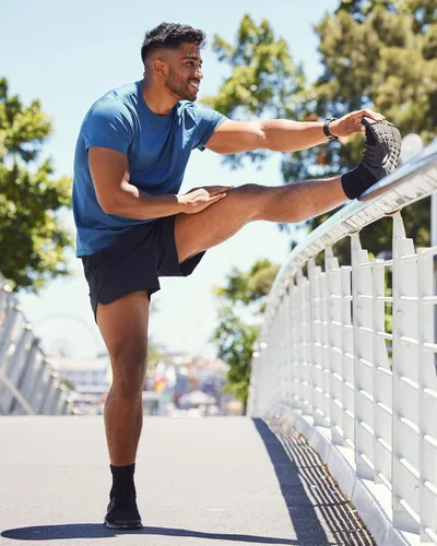 Miniatura 2 de Paquete de 2 pantalones cortos deportivos de entrenamiento de 5 pulgadas para hombre, pantalones cortos de gimnasio de secado rápido con bolsillos