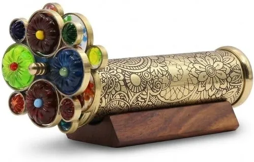 Miniatura 11 de Caleidoscopio de latón lacado con patrón floral grabado a mano, incluye dos ruedas giratorias separadas, un regalo único para mi hijo, nieto, hija.