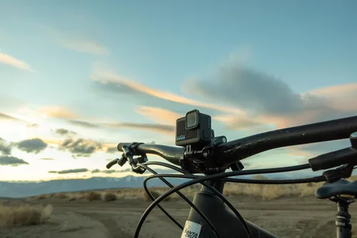 Miniatura 9 de GoPro Hero - Cámara de acción compacta impermeable con video 4K Ultra HD, foto de 12 MP, pantalla táctil