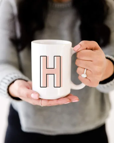 Miniatura 2 de The Cotton & Canvas Co. Candy Pop - Taza de café personalizada con monograma inicial con letra H y cerámica, para ella, para él
