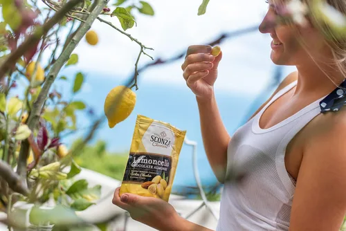 Miniatura 8 de Sconza Lemoncello - Almendras de crema de limón y chocolate blanco, inspiradas en los árboles de limón de Italia, fabricadas en los Estados Unidos