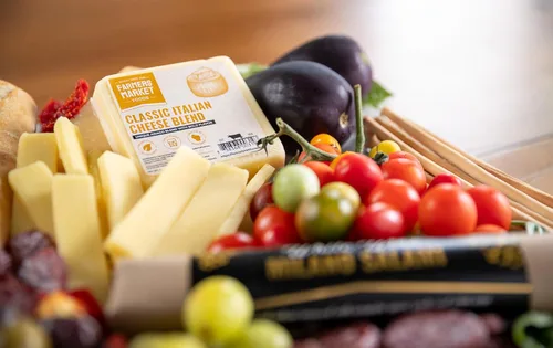 Miniatura 7 de Farmers Market Alpine Baby - Juego de regalo de queso suizo para bebé, paquete de 3 bloques de queso Wisconsin, sin gluten, apto para dieta
