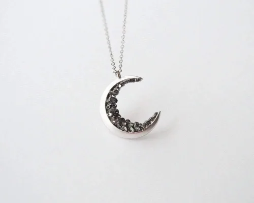 Miniatura 5 de Collar largo bañado en plata con cristales negros y luna creciente incrustada, Latón Piedra