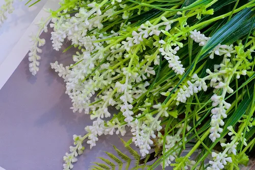 Miniatura 7 de 12 paquetes de plantas artificiales para exteriores, flores resistentes a los rayos UV, plantas de césped alto falsas, arbustos tropicales Blanco