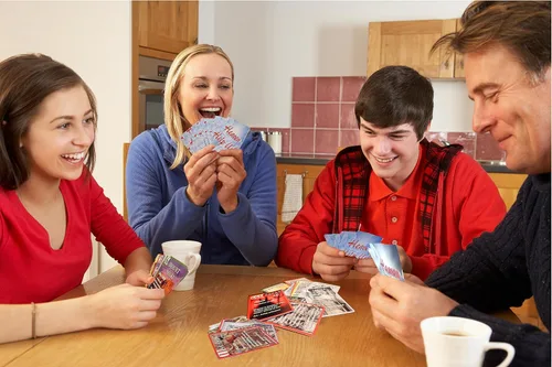 Miniatura 2 de Juego familiar con tema bíblico: divertido, competitivo y educativo. A partir de 10 años, adolescentes, adultos