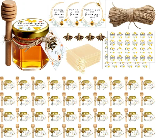 Adabocute Honey Pot, mini tarros de miel con cuchara de madera, tapa dorada, colgantes de abeja, bolsas de regalo beige, etiquetas de agradecimiento