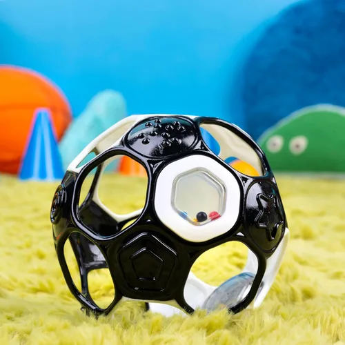 Miniatura 6 de Bright Starts Oball Grippin' Goals Rattle Balón de Fútbol - Negro y Blanco, Juguete de Fácil Agarre para Recién Nacidos en Adelante Fútbol