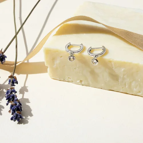 Miniatura 5 de PAVOI Aretes colgantes de plata de ley S925 chapados en oro de 14 quilates para mujer, adorno religioso cruz, mal de ojo, trébol, celta, aretes