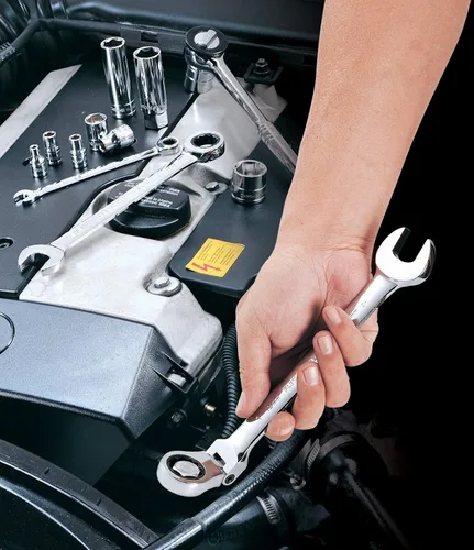 Miniatura 7 de GEARWRENCH Llave combinada de trinquete de cabeza flexible de 12 puntos, 5/16" - 9705