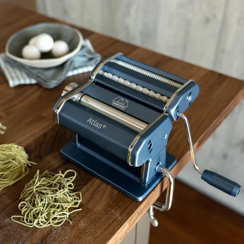 Miniatura 4 de Marcato Hecho en Italia Atlas+Máquina de pasta, azul polvo. Rodillos de acero cromado y aluminio, doble cortador para lasaña, fettuccine y Azul
