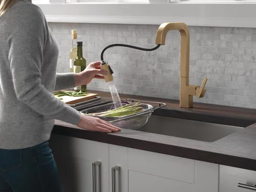 Miniatura 2 de Delta Junction - Grifo de cocina dorado cepillado con rociador extraíble, moderno grifo de fregadero de cocina de un solo agujero, mango único
