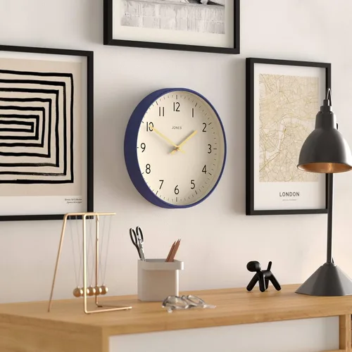 Miniatura 4 de JONES CLOCKS® Reloj de Pared Studio Estilo Redondo Moderno 12 Pulgadas Azul Marino Oscuro Números Fáciles de Leer Diseño Versátil