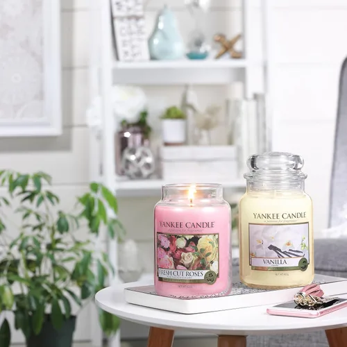 Miniatura 8 de Yankee Candle Vela perfumada en tarro grande, rosas recién cortadas, hasta 150 horas de tiempo de combustión