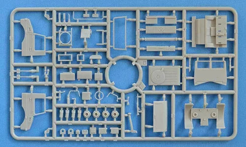 Miniatura 3 de ACE 72451-1/72 - U1300L 4x4 Krankenwagen Ambulancia Kit de modelo de plástico