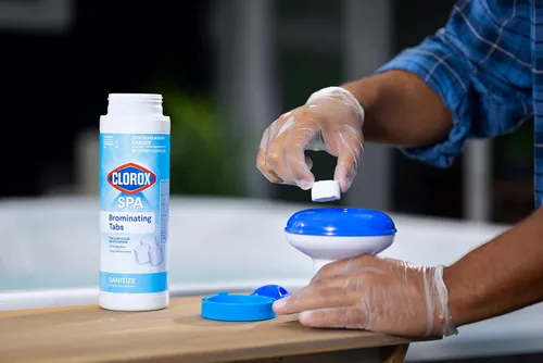 Miniatura 2 de Tabletas de bromo Clorox® Pool&Spa™ Spa, para desinfección de bajo olor, restaura la claridad del agua, disolución rápida, 1.5 libras (paquete de 1)