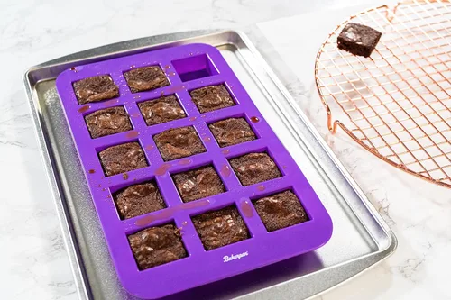 Miniatura 3 de Bakerpan Sartén de silicona para brownie con divisores, juego de 2 moldes para mordeduras de brownie, 15 cavidades de 1.5 pulgadas para chocolate