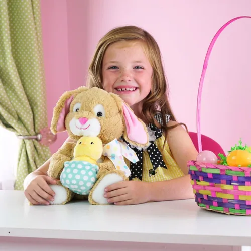 Miniatura 9 de Cuddle Barn - Hip & Hop Juguete de peluche interactivo animado conejo de Pascua que sostiene pollo en huevo canta y golpea a Peter Cottontail