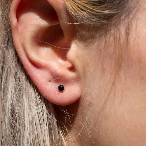 Miniatura 4 de Juego de aretes pequeños de oro con bisel, bola para cartílago, tragus, hélice, múltiples joyas hipoalergénicas de piedra natal para mujer