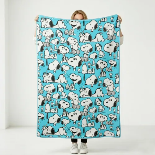 Miniatura 5 de Silver Buffalo Peanuts Snoopy Multi Pose Expression - Manta de forro polar de 45 x 60 pulgadas, suave y acogedora, 180 GSM Peanuts Snoopy Multi Pose