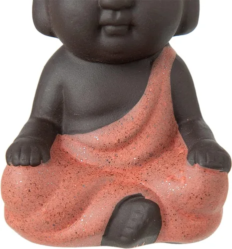 Miniatura 3 de FENGSHUI-CAISHEN Estatua de Little Buddha, figura de Buda bebé, arcilla hecha a mano para meditar decoración de escritorio zen para interiores Rojo