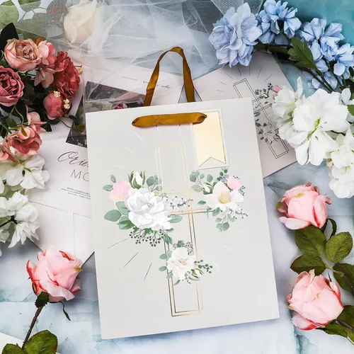 Miniatura 3 de LeZakaa Bolsa de regalo de cruz de 13 pulgadas con diseño de flores, bolsa de regalo cristiana plateada con papel de seda, etiqueta de regalo y Cruz