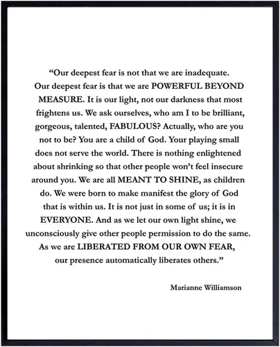 Marianne Williamson Lámina de Arte de Pared con Cita del Miedo Más Profundo - Perfecta para Oficina y Decoración del Hogar - Es un Gran Regalo