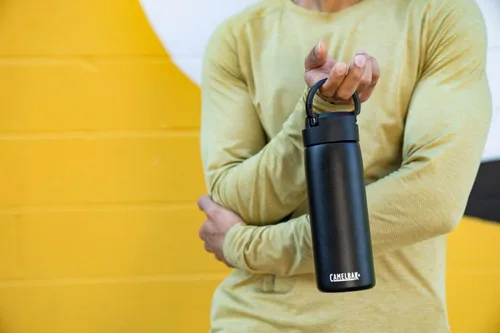 Miniatura 5 de CamelBak Fit Cap - Botella de agua aislada al vacío de acero inoxidable, 32 onzas, color negro Wild Strawberry