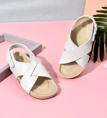 Miniatura 7 de Cubufly Sandalias para niños con tiras cruzadas y puntera abierta, zapatos de verano para uso en interiores y exteriores, para niños pequeños