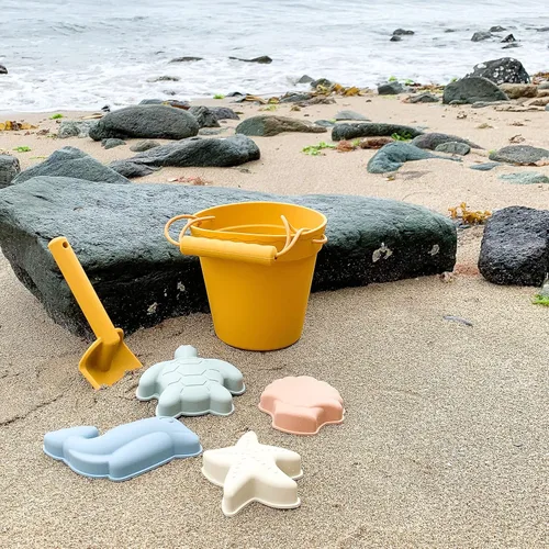 Miniatura 9 de BLUE GINKGO Juguetes de playa de silicona - Bebé moderno Juego de juguetes para viajes Cubo de silicona, pala, 4 moldes de arena, bolsa de playa